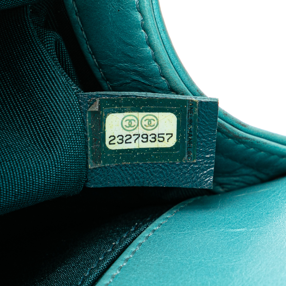 Pre-Loved Chanel Small Bicolor Shearling Boy Flap - Picture 6 of 8